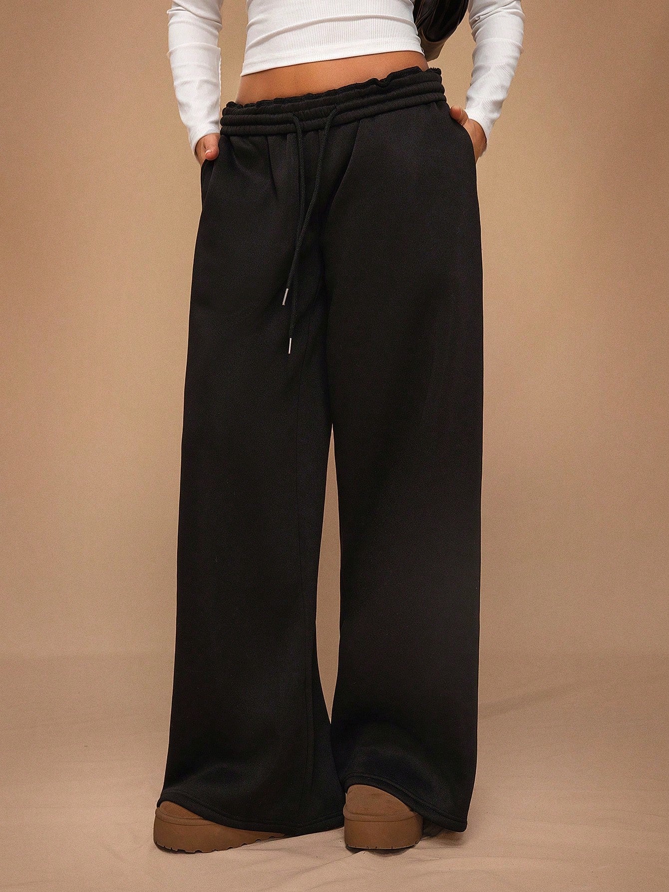 Kiana | Dames Joggingbroek – Gevoerd & Elastisch Model met Wijde Pijpen | Casual Sportieve Stijl | Herfst/Winter 2025