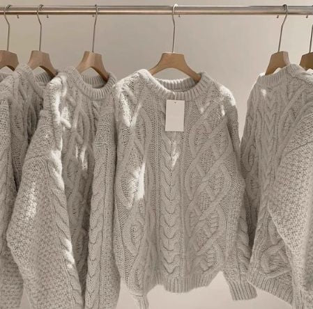 Kate | Dames Gebreide Trui – Off-White Kabelpatroon, Losvallend & Warm