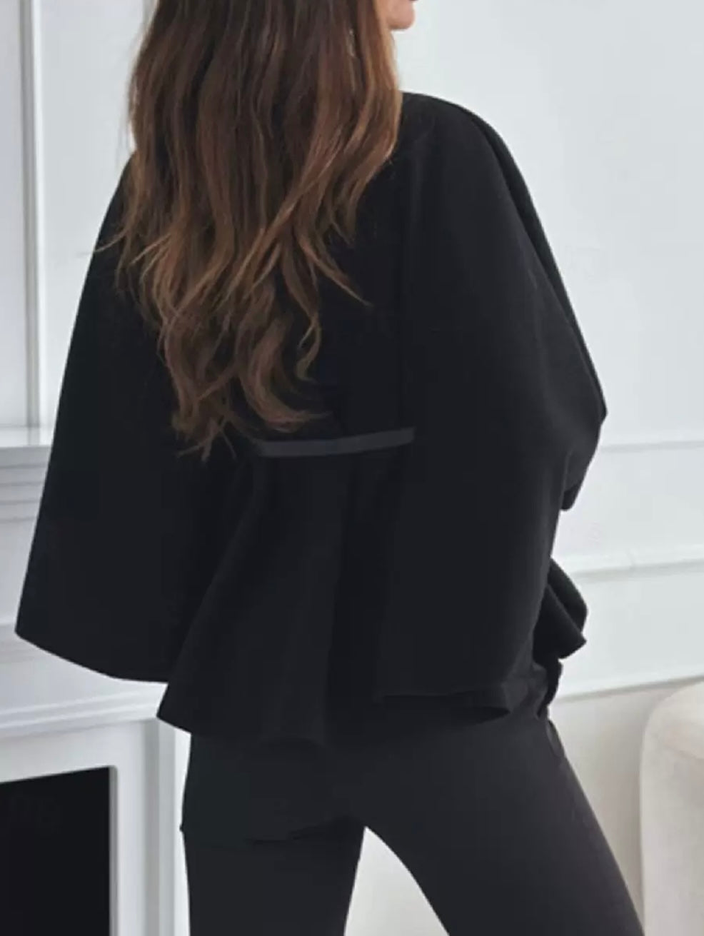 Elliana | Dames Cape Jas – Elegante Wolmix Mantel met Ceintuur | Europese Stijl & Getailleerd Design | Winter 2025