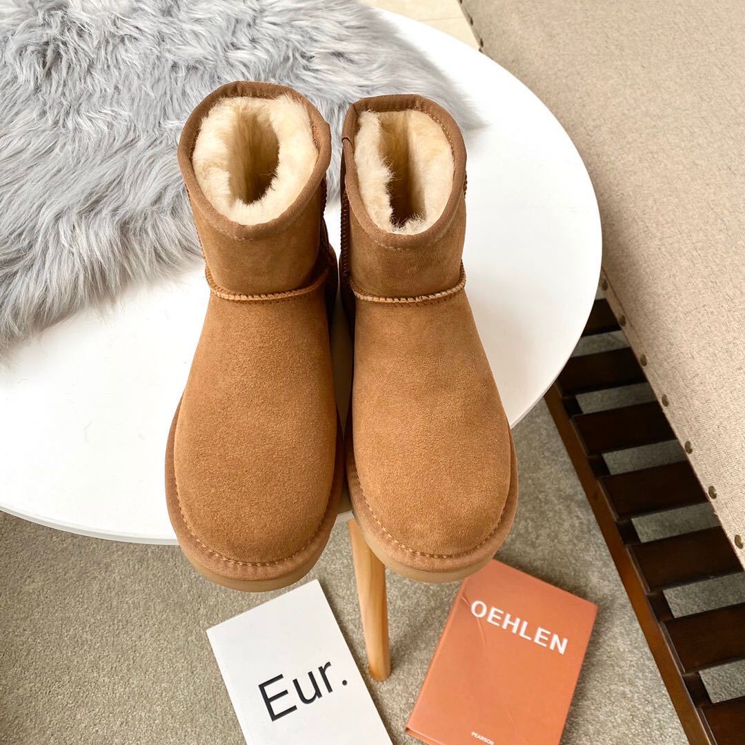 Soraya | Unisex Sneeuwlaarzen – Echt Schapenvacht, Instapmodel & Kort | Warme Winterboots